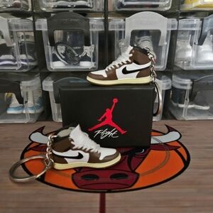 Bundle 2 Pairs of Nike mini sneakers keychain (Only in slide show).